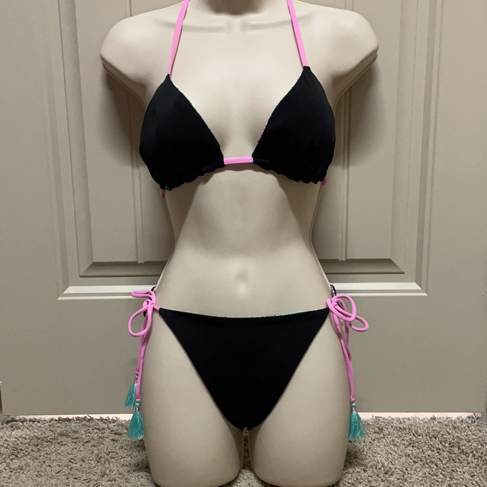 Victoria’s Secret Reversible Print/Black Bikini - Picture 3 of 5